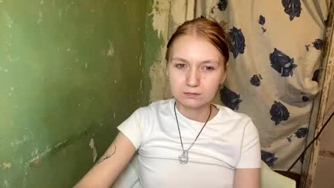 Lola online show from April 28, 9:40 pm