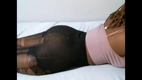 Snapshot of femaqueen chatting on October 29, 7:38 pm Navil online show from October 29, 7:38 pm