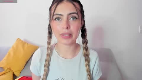 fernanda  online show from April 8, 2:52 pm