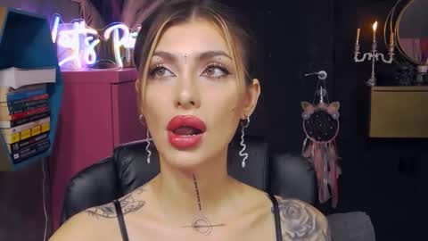 Sarah online show from January 11, 7:49 pm