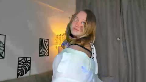 Erica online show from October 6, 3:40 pm