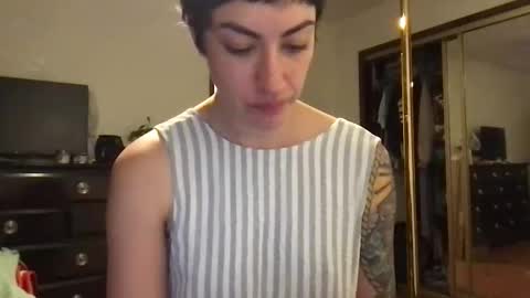 fgsammie online show from October 26, 4:52 am