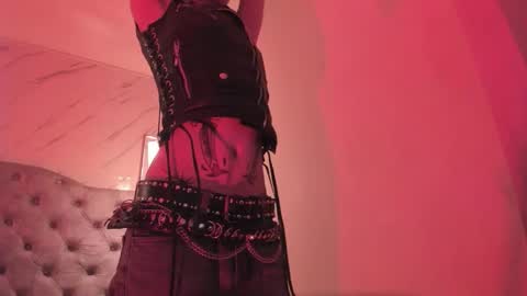   online show from March 8, 1:04 pm