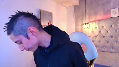   online show from December 21, 12:20 pm