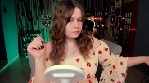 fiora online show from March 27, 6:15 am