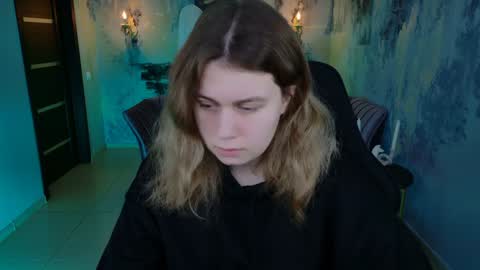 fiora online show from December 22, 5:12 am