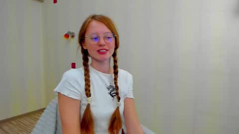 fire_luna online show from October 1, 6:40 am