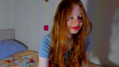 fire_luna online show from January 4, 9:32 am