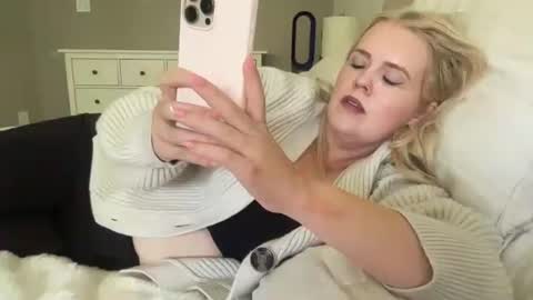 First Class Duchess online show from September 19, 7:35 pm