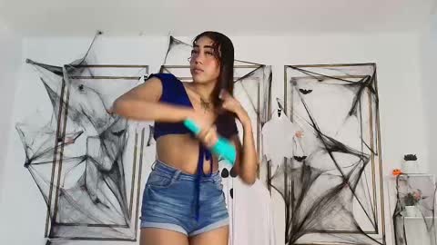 Snapshot of flavia_cruz chatting on October 18, 7:37 pm Flavia online show from October 18, 7:37 pm