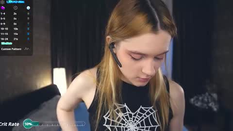 Snapshot of florencewilliam chatting on October 24, 6:09 am Miranda Day Edanight. online show from October 24, 6:09 am