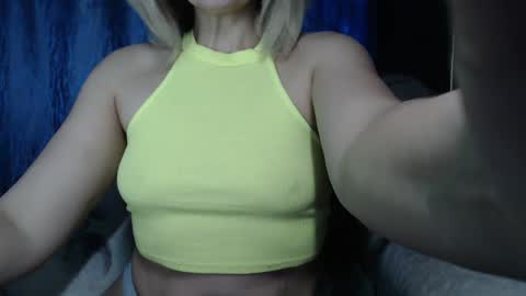 Snapshot of floretdiana chatting on January 20, 6:31 am floretdiana online show from January 20, 6:31 am