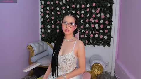 Snapshot of flower_dulce chatting on February 9, 9:28 pm Dulce online show from February 9, 9:28 pm