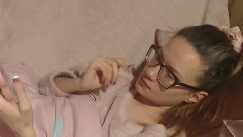 say meow and send tip  online show from November 27, 9:01 am