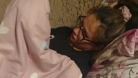 Snapshot of flowercandydoll13 chatting on September 18, 8:29 pm say meow and send tip online show from September 18, 8:29 pm