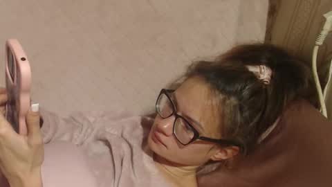 Snapshot of flowercandydoll13 chatting on October 25, 1:35 am say meow and send tip online show from October 25, 1:35 am