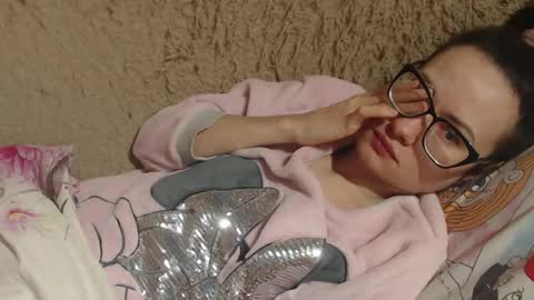 Snapshot of flowercandydoll13 chatting on February 21, 11:33 am say meow and send tip online show from February 21, 11:33 am