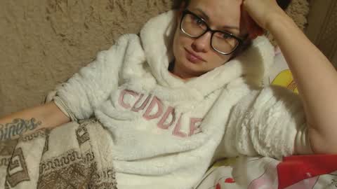 Snapshot of flowercandydoll13 chatting on January 26, 4:41 pm say meow and send tip online show from January 26, 4:41 pm