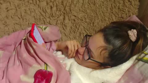 Snapshot of flowercandydoll13 chatting on December 22, 6:26 pm say meow and send tip online show from December 22, 6:26 pm