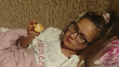 Snapshot of flowercandydoll13 chatting on September 14, 6:50 pm say meow and send tip online show from September 14, 6:50 pm