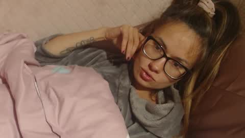 Snapshot of flowercandydoll13 chatting on October 1, 11:04 am say meow and send tip online show from October 1, 11:04 am