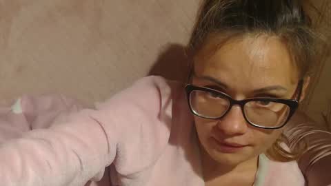 Snapshot of flowercandydoll13 chatting on October 15, 6:21 pm say meow and send tip online show from October 15, 6:21 pm