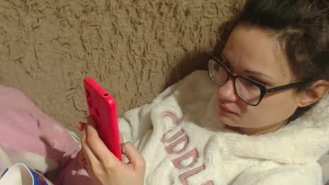 Snapshot of flowercandydoll13 chatting on January 31, 12:06 am say meow and send tip online show from January 31, 12:06 am