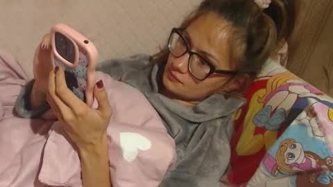 Snapshot of flowercandydoll13 chatting on September 24, 7:46 pm say meow and send tip online show from September 24, 7:46 pm