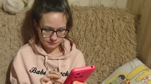 Snapshot of flowercandydoll13 chatting on January 13, 11:52 am say meow and send tip online show from January 13, 11:52 am