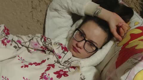 Snapshot of flowercandydoll13 chatting on February 17, 9:10 pm say meow and send tip online show from February 17, 9:10 pm