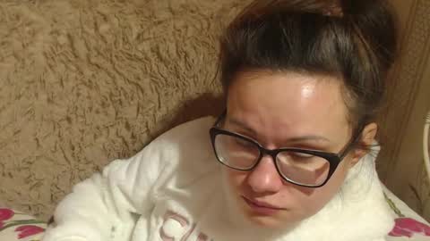 Snapshot of flowercandydoll13 chatting on December 12, 9:51 am say meow and send tip online show from December 12, 9:51 am