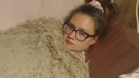 Snapshot of flowercandydoll13 chatting on October 20, 11:52 pm say meow and send tip online show from October 20, 11:52 pm