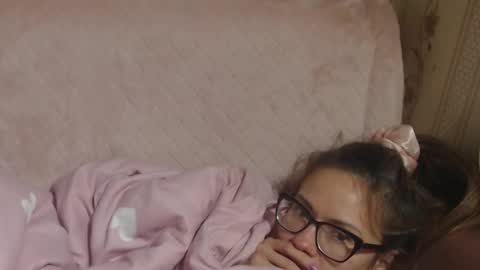 Snapshot of flowercandydoll13 chatting on October 22, 5:29 pm say meow and send tip online show from October 22, 5:29 pm