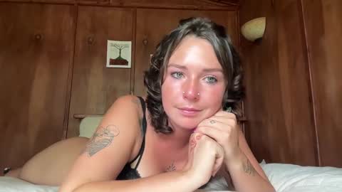 Flowergirl online show from October 2, 9:31 pm