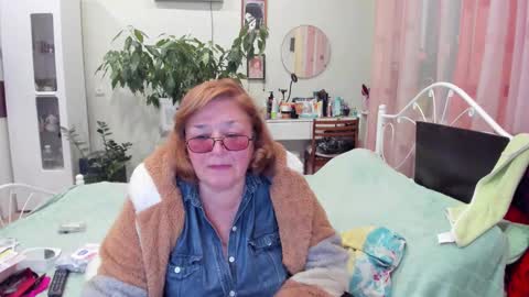 Snapshot of flowerlover8 chatting on September 30, 6:02 pm Flowerlower online show from September 30, 6:02 pm