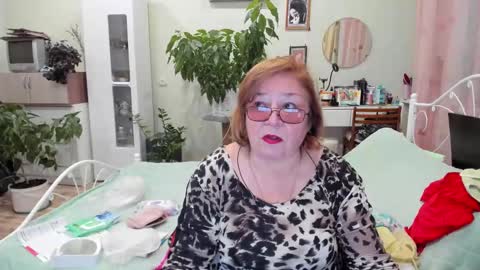 Snapshot of flowerlover8 chatting on September 18, 5:11 pm Flowerlower online show from September 18, 5:11 pm