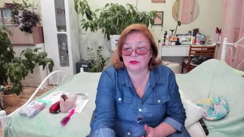 Snapshot of flowerlover8 chatting on September 16, 4:48 pm Flowerlower online show from September 16, 4:48 pm