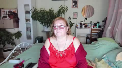 Snapshot of flowerlover8 chatting on November 1, 9:41 pm Flowerlower online show from November 1, 9:41 pm