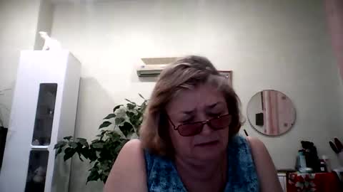 Snapshot of flowerlover8 chatting on February 8, 4:57 pm Flowerlower online show from February 8, 4:57 pm