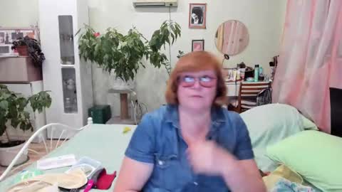 Snapshot of flowerlover8 chatting on October 30, 3:57 pm Flowerlower online show from October 30, 3:57 pm