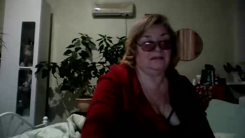 Snapshot of flowerlover8 chatting on February 27, 4:09 am Flowerlower online show from February 27, 4:09 am