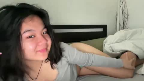 Snapshot of flowerlvr chatting on February 4, 5:55 pm flowerlvr online show from February 4, 5:55 pm