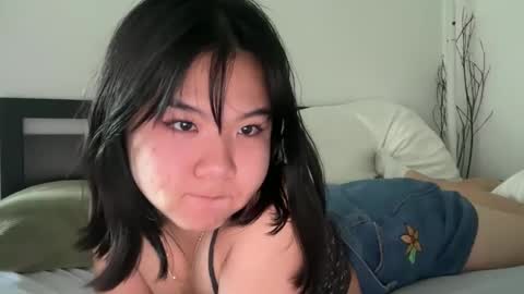 Snapshot of flowerlvr chatting on March 9, 9:57 pm flowerlvr online show from March 9, 9:57 pm
