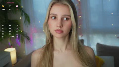 Adeline online show from January 24, 8:02 am