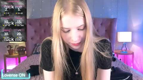 Snapshot of fluffy_ice chatting on September 14, 9:56 pm Mia online show from September 14, 9:56 pm
