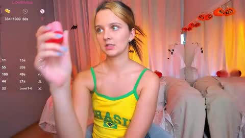 LilLisa online show from November 2, 5:49 pm