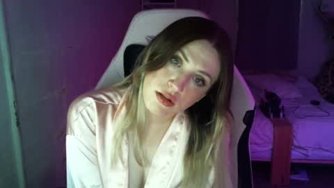 Flux online show from October 6, 1:17 pm