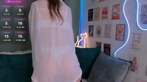 Snapshot of fly_best chatting on February 19, 11:25 pm Polly online show from February 19, 11:25 pm