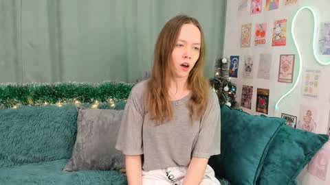 Snapshot of fly_best chatting on December 28, 7:33 pm Polly online show from December 28, 7:33 pm