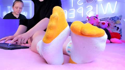 Snapshot of footfetish_baby chatting on December 9, 4:37 pm Molly online show from December 9, 4:37 pm